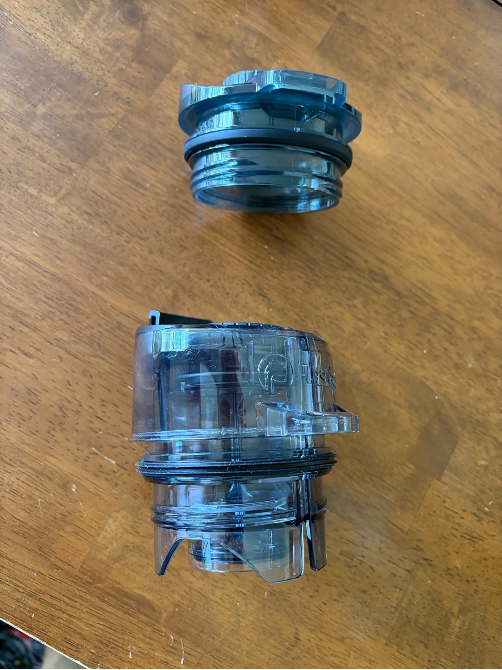 FlasKap bottle 2 lids - Picture 2 of 3